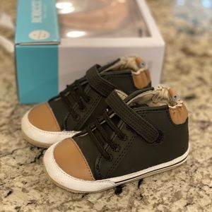 Robeez baby shoes size 9-12 months